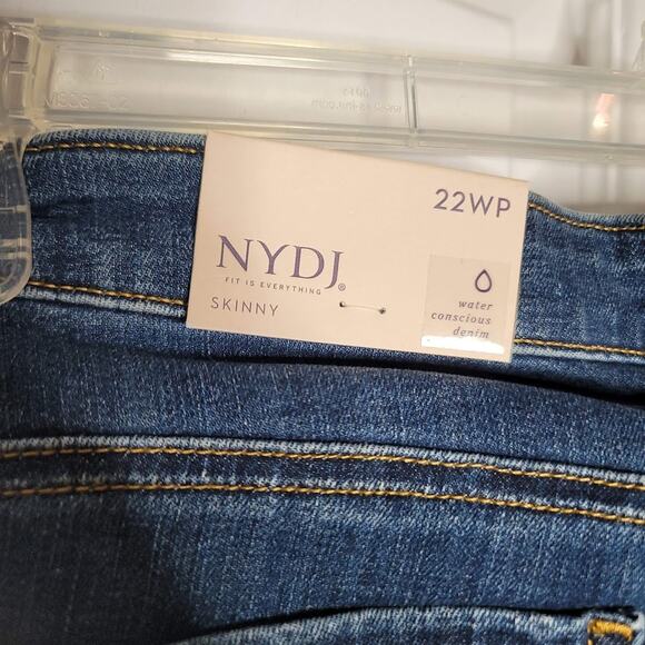 NYDJ Ami Skinny Batik Blue Size 22WP women's petite PLUS Jeans Lift Tuck Ankle - Picture 3 of 7